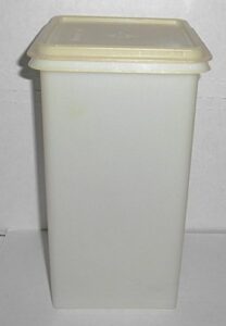 tupperware saltine saver container sheer