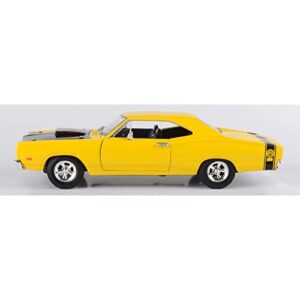 1969 Dodge Coronet Super Bee, Yellow With Black Hood - Motormax Premium American 73315 - 1/24 Scale Diecast Model Car for unisex-children