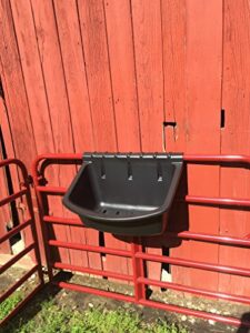 agi products 15 gallon hanging gate feeder (black)