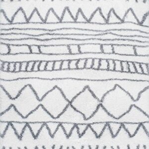 nuLOOM Renata Moroccan Shag Area Rug, 5' 3" x 7' 6", Grey