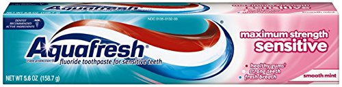 Aquafresh Maximum Strength Sensitive + Gentle Whitening Toothpaste, Smooth Mint 5.6 oz (Pack of 8)