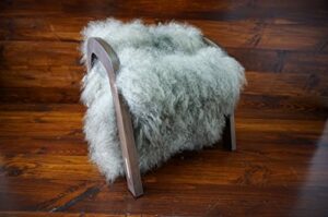 milabert oak wood magazine rack with genuine silver norwegian pelssau sheepskin rug - soft curly wool - design furniture (mr11)
