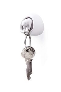 polar bear wall key holder by qualy design studio. white color. cool home design item. unusual gift.