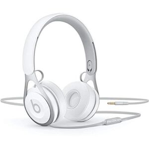 beats ep wired on-ear headphones - battery free for unlimited listening, built in mic and controls - white