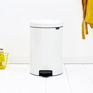 Brabantia New Icon Step Trash Can (5.3 Gal/White) Soft Closing Kitchen Garbage/Recycling Can with Removable Bucket