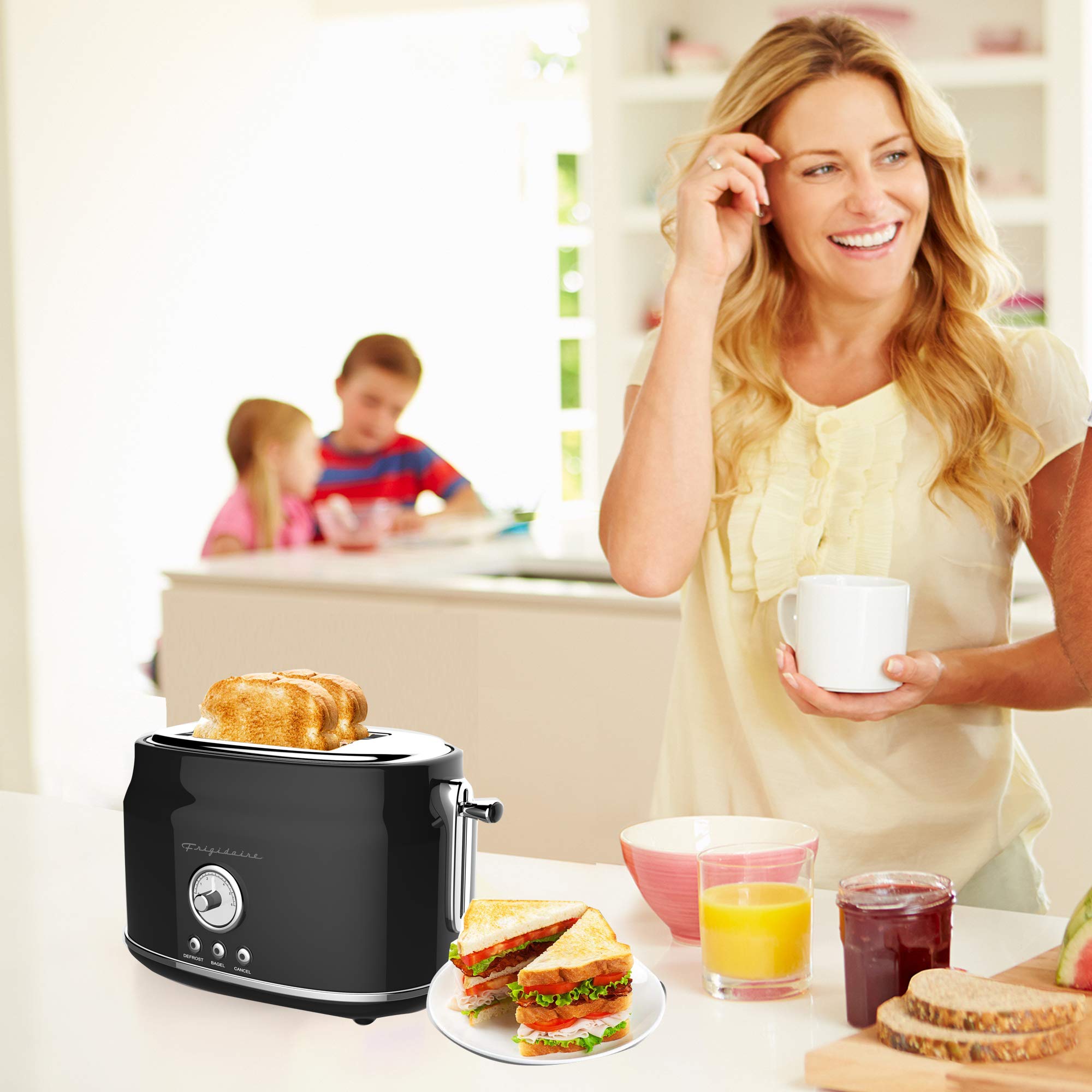 Frigidaire ETO102-BLACK, 2 Slice Toaster, Retro Style, Wide Slot for Bread, English Muffins, Croissants, and Bagels, 5 Adjustable Toast Settings, Cancel and Defrost, 900w, Black