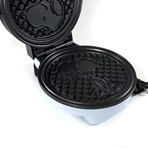 Uncanny Brands Peanuts Waffle Maker - Make Snoopy Waffles -Kitchen Appliance