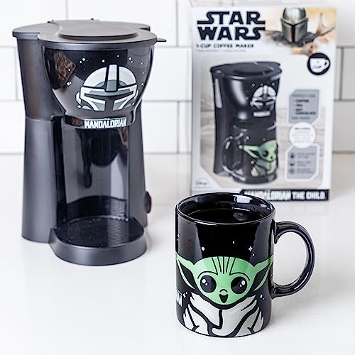 Uncanny Brands Mandalorian Single Cup Coffee Maker with Mug- Cup of Baby Yoda Joe