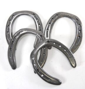 10 pc new (old look) cast iron horseshoes for crafting size 4