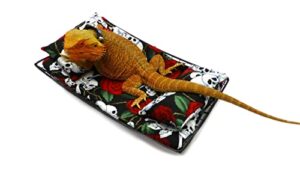 chaise lounge for bearded dragons, skulls and roses fabric