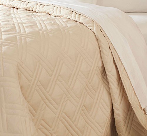 Lavish Home Ivory Quilt Coverlet- Full/Queen Size- Basket Weave Quilted Pattern- Soft & Lightweight Bedding for All Seasons- Solid Color Bedspread