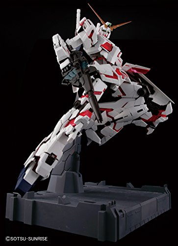 Bandai Hobby PG RX-0 Unicorn Gundam Model Kit (1/60 Scale) (BAN194365)