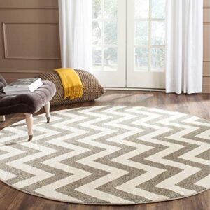 SAFAVIEH Amherst Collection 7' Round Dark Grey/Beige AMT419R Chevron Non-Shedding Dining Room Entryway Foyer Living Room Bedroom Area Rug