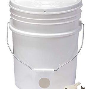 Little Giant Plastic Honey Bucket Bucket with Honey Gate for Beekeeping (5 Gallon) (Item No. BKT5)