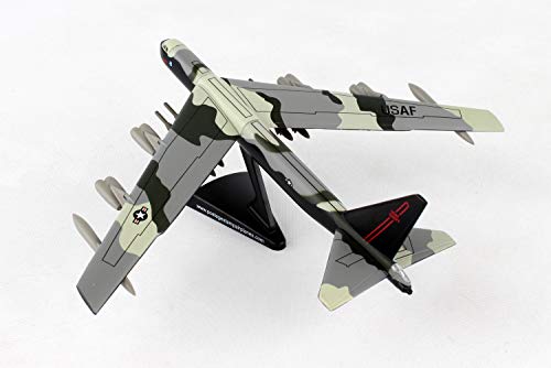 Daron Worldwide Trading B-52 Stratofortress Vehicle (1:300 Scale)