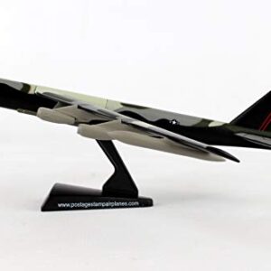 Daron Worldwide Trading B-52 Stratofortress Vehicle (1:300 Scale)