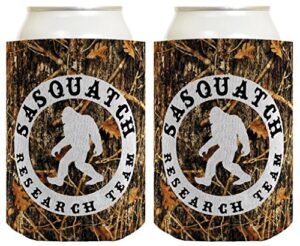funny can coolie sasquatch research team camping gag gift outdoors hiking hunter hunting 2 pack can coolie drink coolers coolies woodland camo