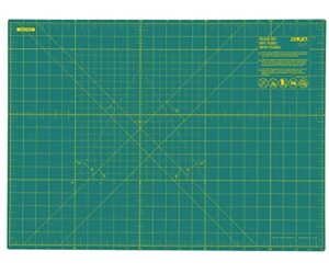 olfa 17" x 24" folding cutting mat (fcm-17x24) - self healing 17x24 inch foldable rotary mat with grid for quilting, sewing, fabric & crafts, use with rotary cutters & fixed blade knives (green)