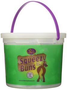 squeezy buns treats for horses, approx 65pc - 3lb tub