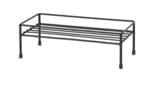 petrageous 81030 gizmo's set the table steel frame dog feeder, 3-inch tall dining table by 13-inch long and 6-inch wide, holds two 5.5-inch diameter bowls, for small and medium dogs and cats, black
