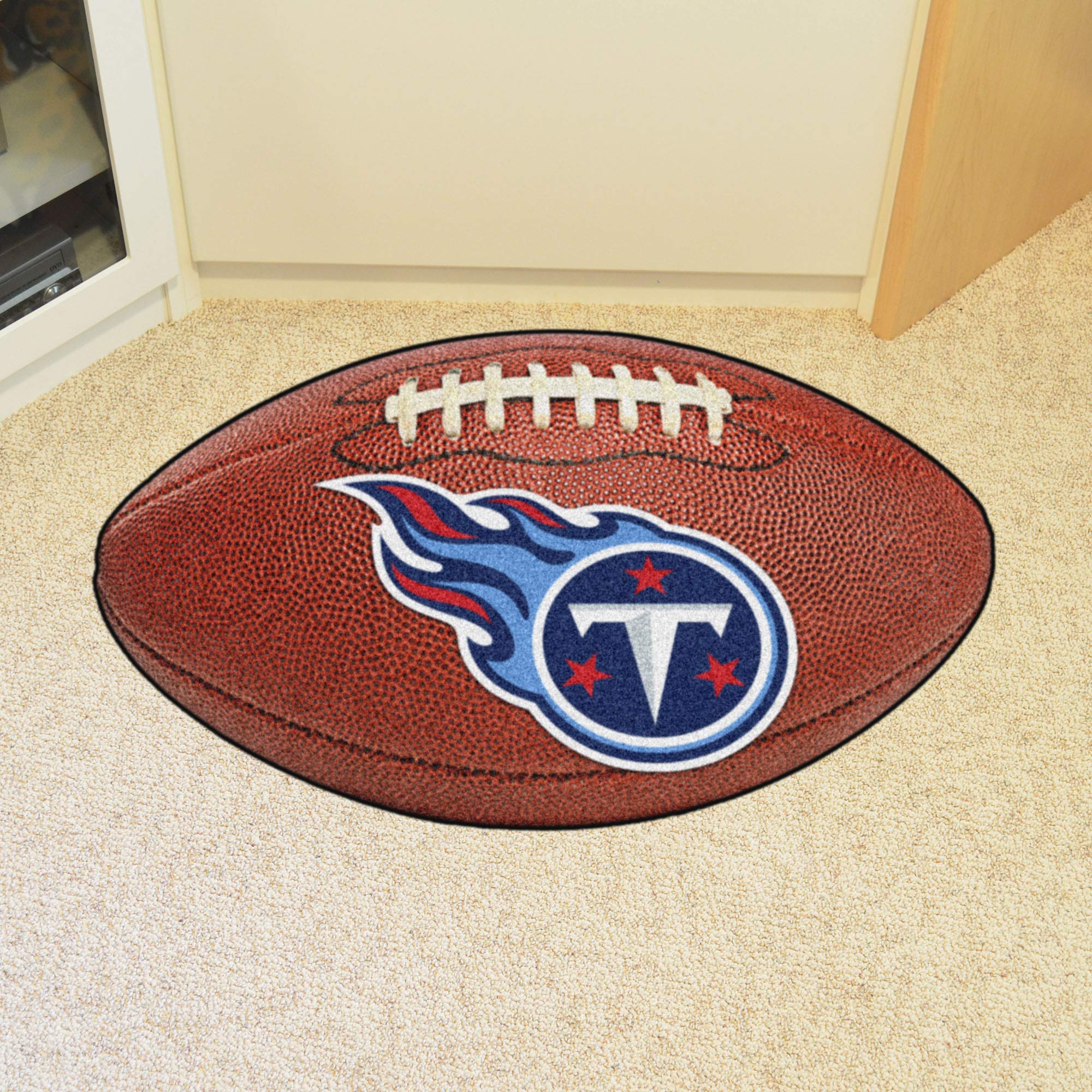 FANMATS - 5863 NFL Tennessee Titans Nylon Face Football Rug 22"x35"