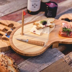 TOSCANA - a Picnic Time brand Sand Trap Cheese Board and Tool Set, Charcuterie Board Set, Wood Cutting Board with Cheese Knives, (Bamboo) 16 x 12 x 4