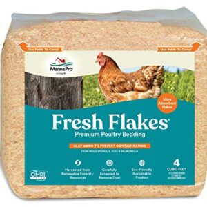 Manna Pro Fresh Flakes | Chicken Coop Bedding | Pine Shavings for Chicken Bedding | 4 Cubic Feet