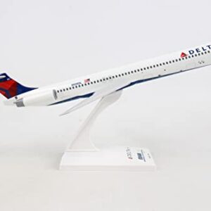 Daron Skymarks Delta Md-88 Model Kit (1/150 Scale)