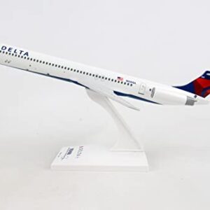 Daron Skymarks Delta Md-88 Model Kit (1/150 Scale)