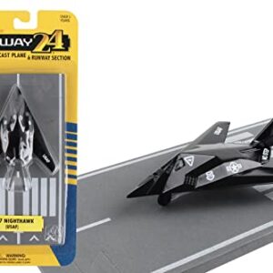 Daron Worldwide Trading Runway24 F-117 Nighthawk Vehicle