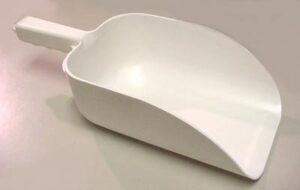 c.r. mfg plastic flour scoop, 82 oz. white. overall size: 14". bowl size: 5" x 9"