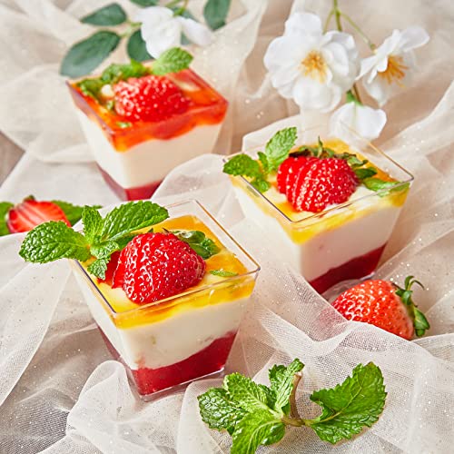 Qeirudu 50 Pack 3.5 oz Square Plastic Dessert Cups with Spoons, Mini Appetizer Cups Clear Parfait Shooter Cups for Tasting Party Small Desserts