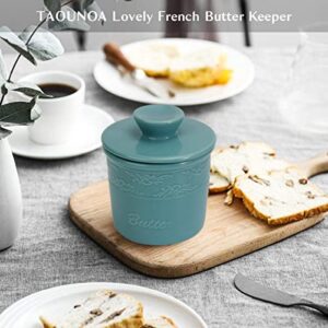 TAOUNOA Butter Dish with Lid for Countertop - Ceramic Butter Keeper with Stainless Steel Knife, French Butter Crock with Water Line Butter Holder for Counter, Light Blue