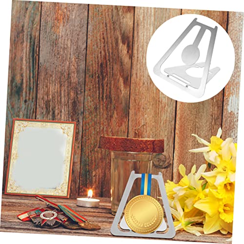 DECHOUS Table Top Easel Glass Display Case Medal Display Stand Ribbon Holder Sports Medal Storage Stand Iron 3D Metal Silver Showcase Desktop Stand Photo Stand