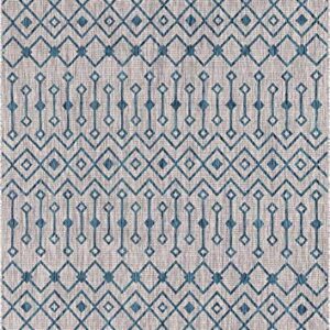 Unique Loom Outdoor Trellis Collection Area Rug - Tribal Trellis (7' 1" x 10' Rectangle, Light Blue/ Ivory)