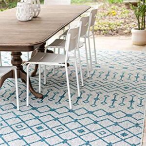 Unique Loom Outdoor Trellis Collection Area Rug - Tribal Trellis (7' 1" x 10' Rectangle, Light Blue/ Ivory)