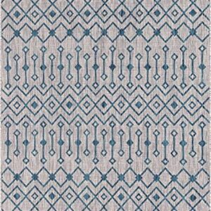 Unique Loom Outdoor Trellis Collection Area Rug - Tribal Trellis (7' 1" x 10' Rectangle, Light Blue/ Ivory)