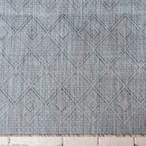 Unique Loom Outdoor Trellis Collection Area Rug - Tribal Trellis (7' 1" x 10' Rectangle, Light Blue/ Ivory)