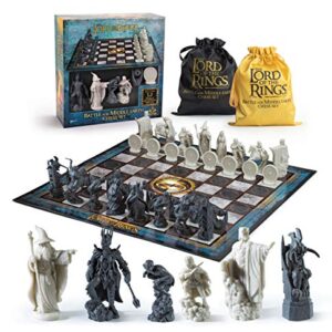 The Noble Collection The Lord of The Rings - Chess Set: Battle for Middle-Earth,Black