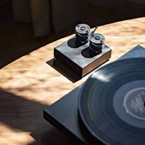 Pro-Ject Debut Carbon EVO, Audiophile Turntable with Carbon Fiber tonearm, Electronic Speed Selection and pre-Mounted Sumiko Rainier Phono Cartridge (Satin Black)