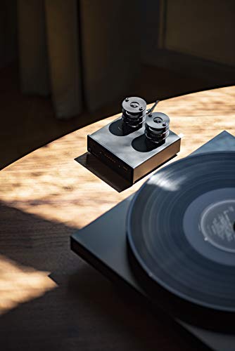 Pro-Ject Debut Carbon EVO, Audiophile Turntable with Carbon Fiber tonearm, Electronic Speed Selection and pre-Mounted Sumiko Rainier Phono Cartridge (Satin Black)