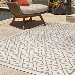 Unique Loom Outdoor Trellis Collection Area Rug - Kafes (7' 10" x 10' Rectangle, Ivory/ Gray)