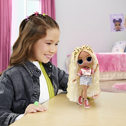 L.O.L. Surprise! Tweens Babysitting Beach Party with 20 Surprises Including Color Change Features and 2 Dolls – Great Gift for Kids Ages 4+, Multicolor