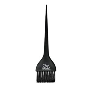 wella professionals color brush, black with wella professionals logo, great for color mixing and application, for professional or at-home use