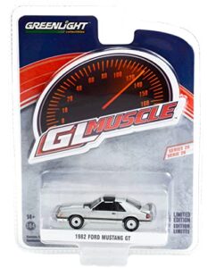 1982 gt 5.0 silver metallic with black stripes greenlight muscle series 26 1/64 diecast model car by greenlight 13310 d