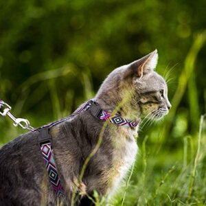 Cat Harness and Leash Set Geometric Pattern Escape Proof Adjustable for Kitty Outdoor Walking(Purple)