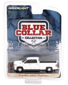 2019 ram 2500 tradesman pickup truck with snow plow white blue collar collection series 10 1/64 diecast model car by greenlight 35220 e