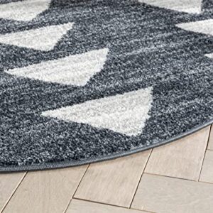 Well Woven Tango Grey Geometric Triangle Pattern Stain-Resistant Area Rug (4' Round)