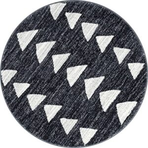 Well Woven Tango Grey Geometric Triangle Pattern Stain-Resistant Area Rug (4' Round)