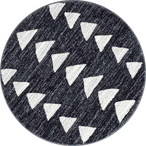 Well Woven Tango Grey Geometric Triangle Pattern Stain-Resistant Area Rug (4' Round)